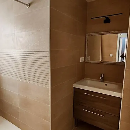 Tilla 110 M2, Terrasse Babyfoot Flechettes Arcachon